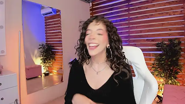 Sapphire Venuss online show from March 2026 11:44:02 PM