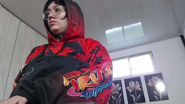 lily f00x online show from September 2025 12:38:02 PM