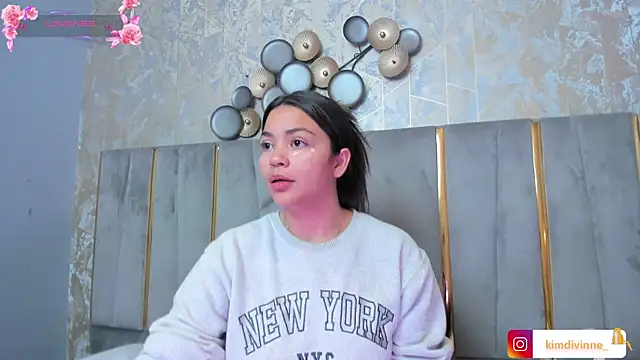 KimDevinne online show from November 2025 02:34:01 AM