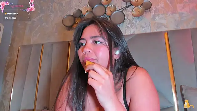 KimDevinne online show from April 2026 07:45:01 AM