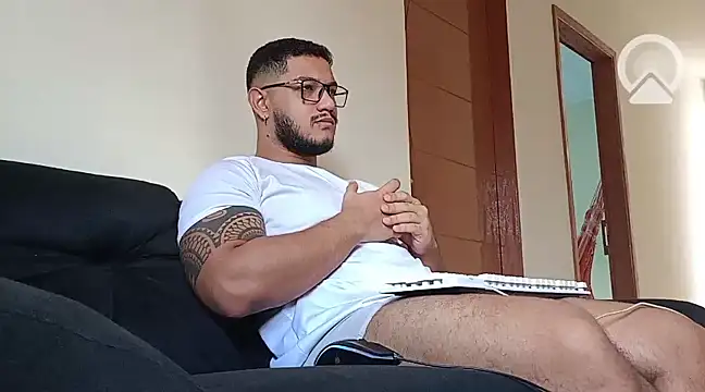 Snapshot of LoqHead chatting on December 2024 05:59:01 PM LoqHead online show from December 2024 05:59:01 PM