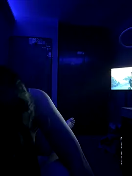 mismmia online show from November 2025 04:56:01 AM