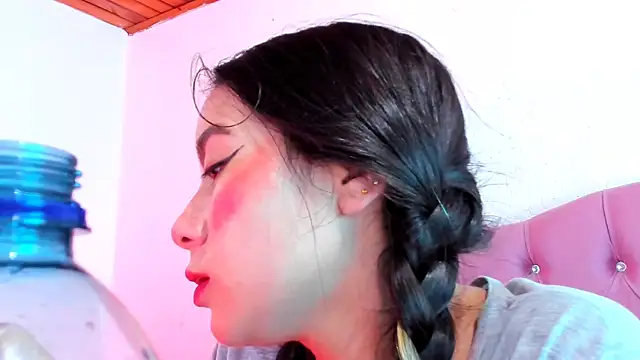 teffy lee online show from December 2024 08:01:02 PM