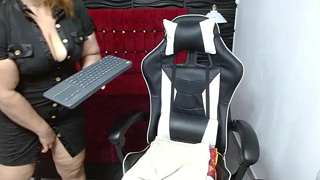 PervertedMature online show from January 2025 06:42:01 AM