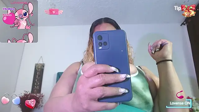 Snapshot of Dubraska1 chatting on October 2025 08:10:01 PM Dubraska1 online show from October 2025 08:10:01 PM