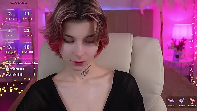 HaylaAmber online show from December 2024 11:14:02 PM