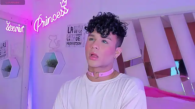 Snapshot of EthanCollens chatting on January 2025 09:42:02 PM EthanCollens online show from January 2025 09:42:02 PM