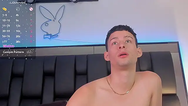 JadeSmiith  online show from January 2025 09:22:01 PM