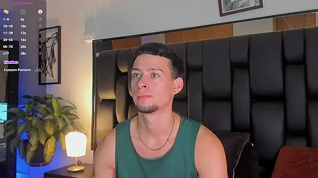 JadeSmiith  online show from September 2025 10:35:02 PM