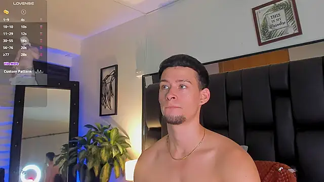 JadeSmiith  online show from September 2025 10:46:02 PM