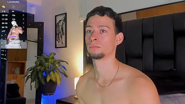 JadeSmiith  online show from October 2025 10:51:02 PM