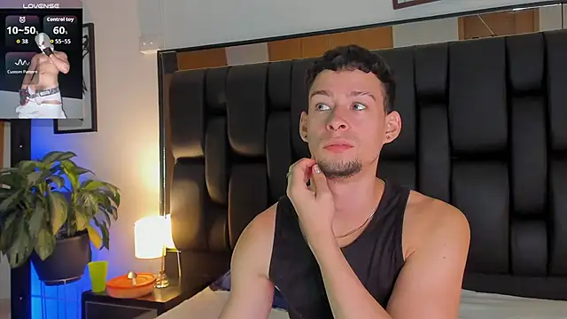 JadeSmiith  online show from October 2025 10:22:02 PM