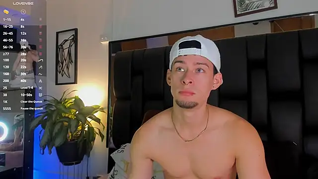 JadeSmiith  online show from November 2025 10:44:02 PM