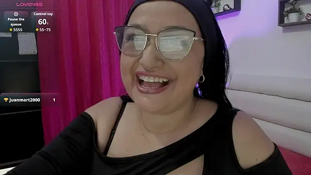 Gia Nahomi online show from October 2025 09:46:02 PM