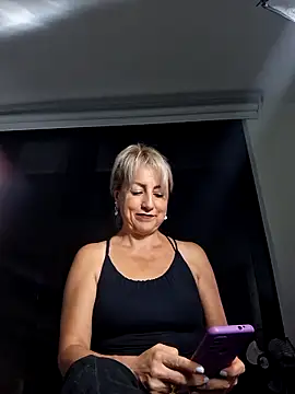 almaluna7 online show from September 2025 12:36:01 AM