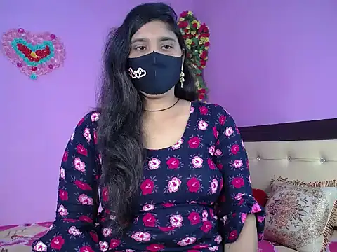 Snapshot of Hot_Maleka chatting on February 2026 04:13:01 PM Hot Maleka online show from February 2026 04:13:01 PM