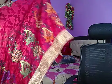 Snapshot of Hot_Maleka chatting on February 2026 04:47:02 PM Hot Maleka online show from February 2026 04:47:02 PM