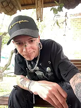 Seebohm1111 online show from December 2024 03:53:01 PM