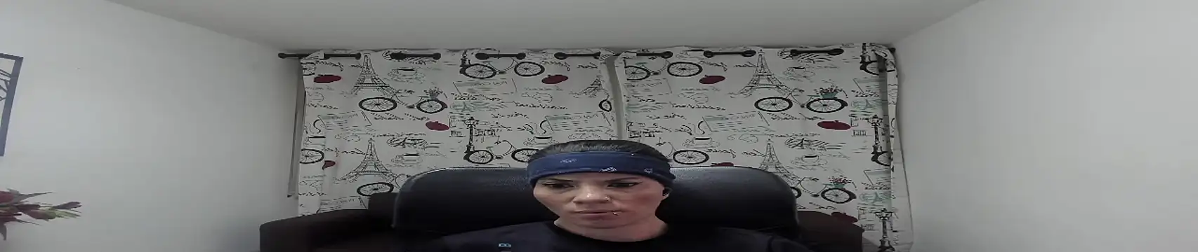 DanaaRey online show from October 2025 05:25:02 PM