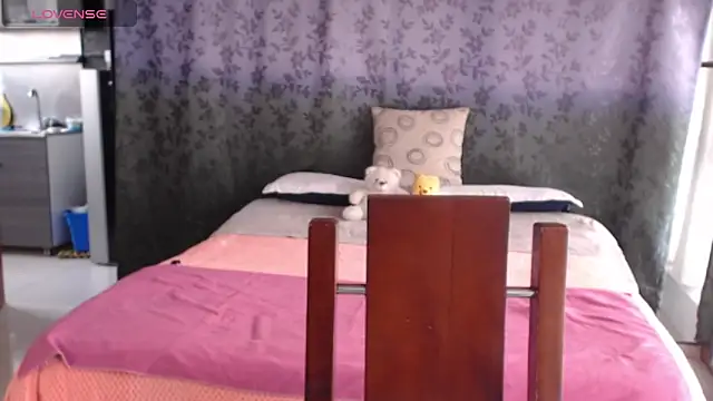 Snapshot of miia-big1boobs_ chatting on February 2026 03:12:01 PM miia-big1boobs online show from February 2026 03:12:01 PM