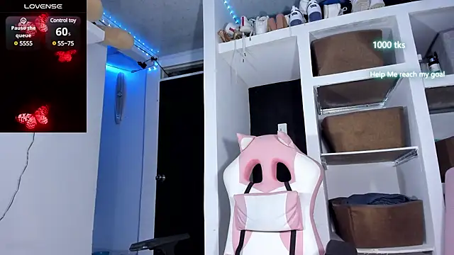 emily palmeer online show from February 2025 09:13:02 AM