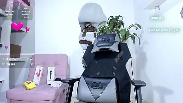 emily palmeer online show from October 2025 12:01:02 PM