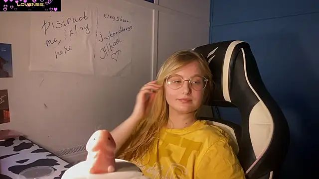 JacyWinslat online show from March 2025 08:16:01 PM