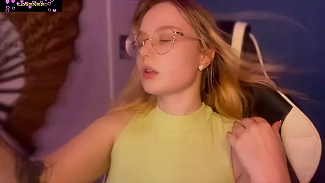 JacyWinslat online show from March 2025 08:59:01 PM