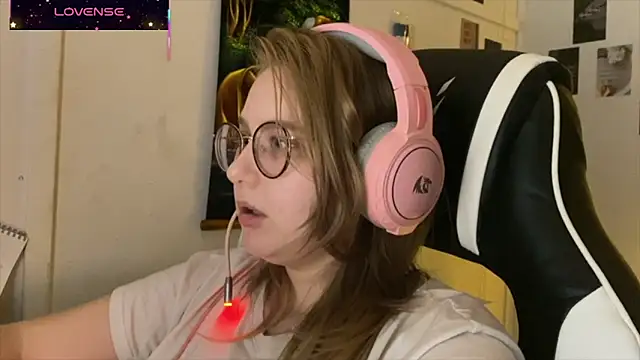 JacyWinslat online show from October 2025 03:54:02 PM