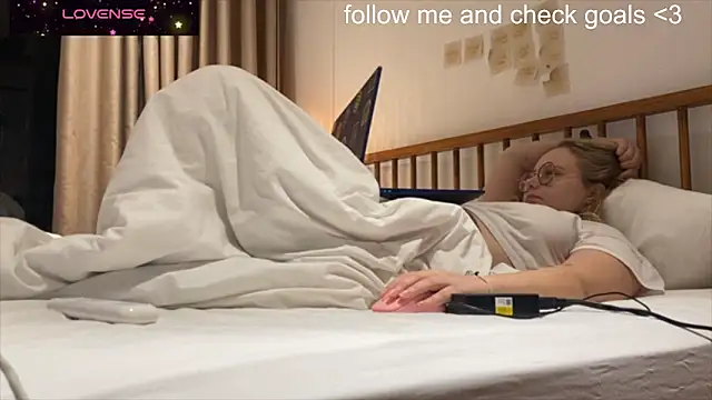 JacyWinslat online show from December 2025 12:57:02 PM