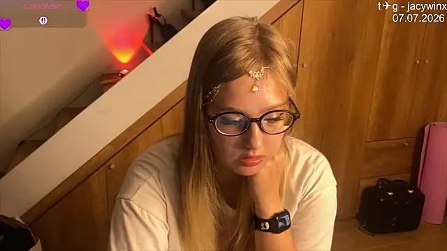 JacyWinslat online show from July 2026 07:51:01 PM