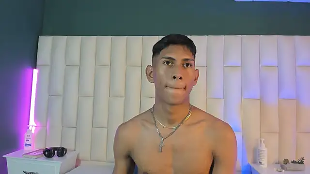 Nick Collins18 online show from February 2025 04:31:01 AM