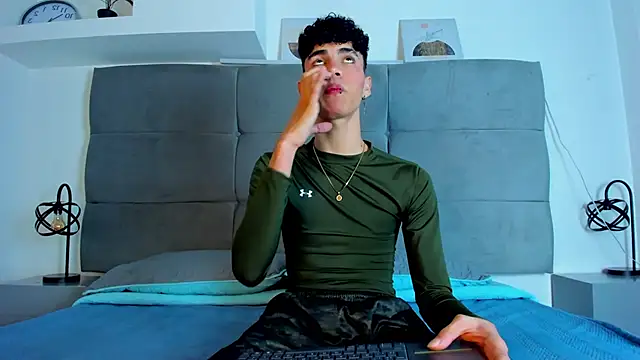 NeoRaptis online show from February 2025 07:52:02 PM