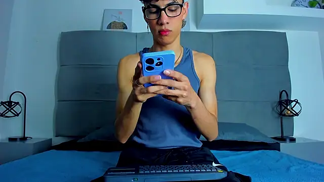 NeoRaptis online show from February 2025 07:58:02 PM