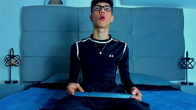 NeoRaptis online show from March 2025 08:03:02 PM