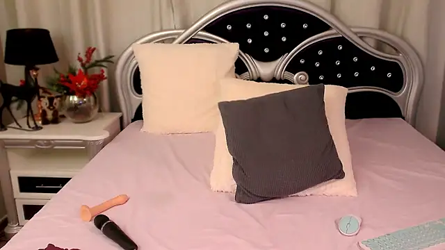 JessieePink online show from December 2024 11:39:01 PM