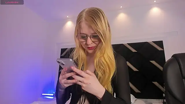 Snapshot of Alexa_Handler chatting on July 2026 07:43:01 PM Alexa Handler online show from July 2026 07:43:01 PM