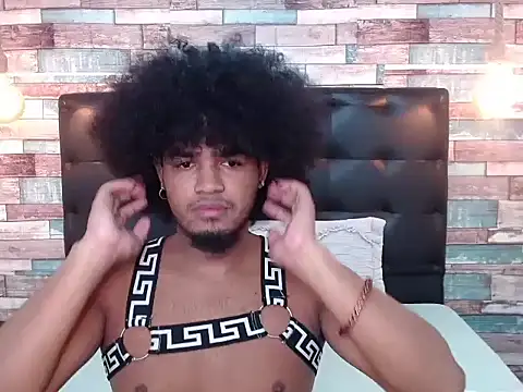 Snapshot of JaicobRuneer chatting on October 2025 12:43:02 AM JaicobRuneer online show from October 2025 12:43:02 AM