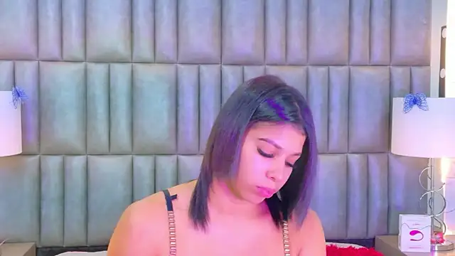 TiaraRosse online show from February 2026 12:23:01 PM