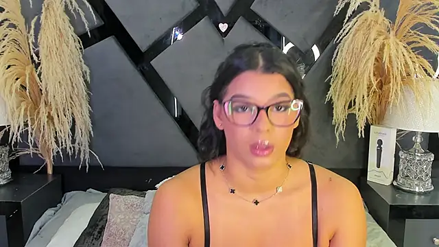 TiaraRosse online show from March 2026 05:19:01 AM