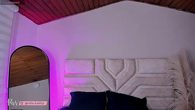 Rebeca Williams  online show from March 2025 11:12:01 PM