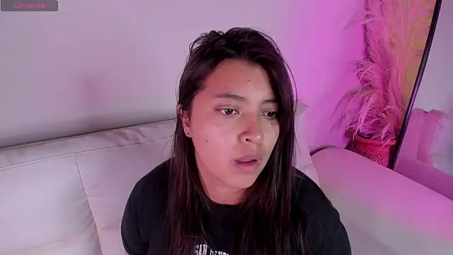 Rebeca Williams  online show from October 2025 12:07:02 PM