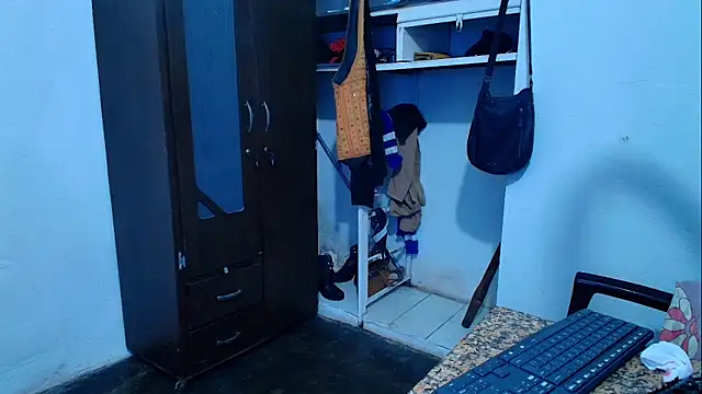 Oh Tique online show from January 2026 01:02:02 PM