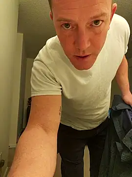 Bigtater1999 online show from November 2025 12:11:02 AM