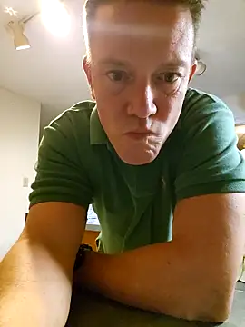 Bigtater1999 online show from November 2025 10:31:02 PM