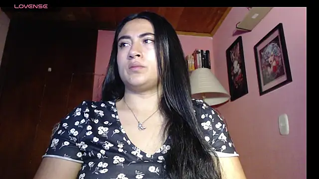 bunnyemilyrose36 online show from December 2024 07:58:01 AM