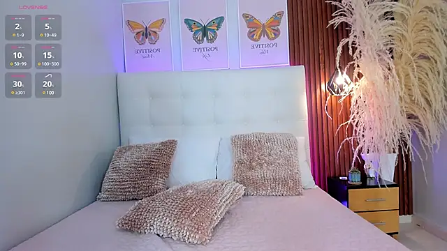 aashley jones online show from December 2024 01:36:02 AM