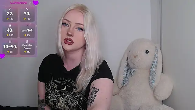 chloe levine online show from September 2025 01:28:01 AM