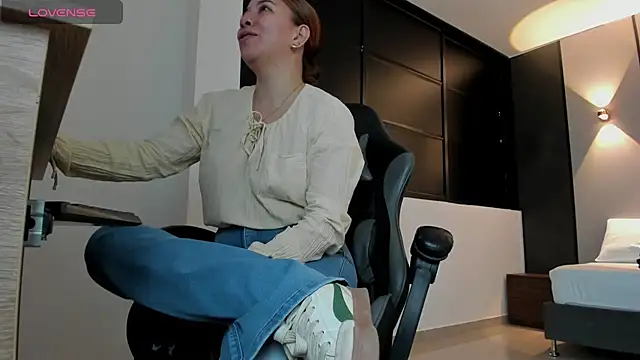 alma fenix online show from September 2025 12:17:02 PM