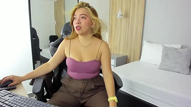 alma fenix online show from December 2025 06:58:01 PM